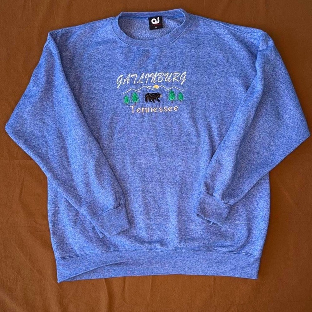 AJ Apparel Gatlinburg Tennessee Bear Embroidered Sweatshirt Mens XL Blue Heather
